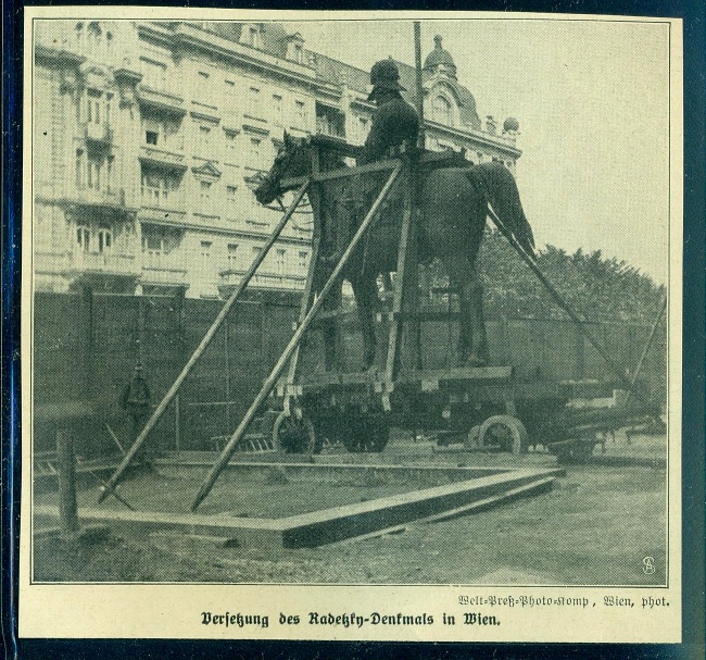 Přemístění pomníku Radeckého ve Vídni 1892. Dobový výstřižek z novin.